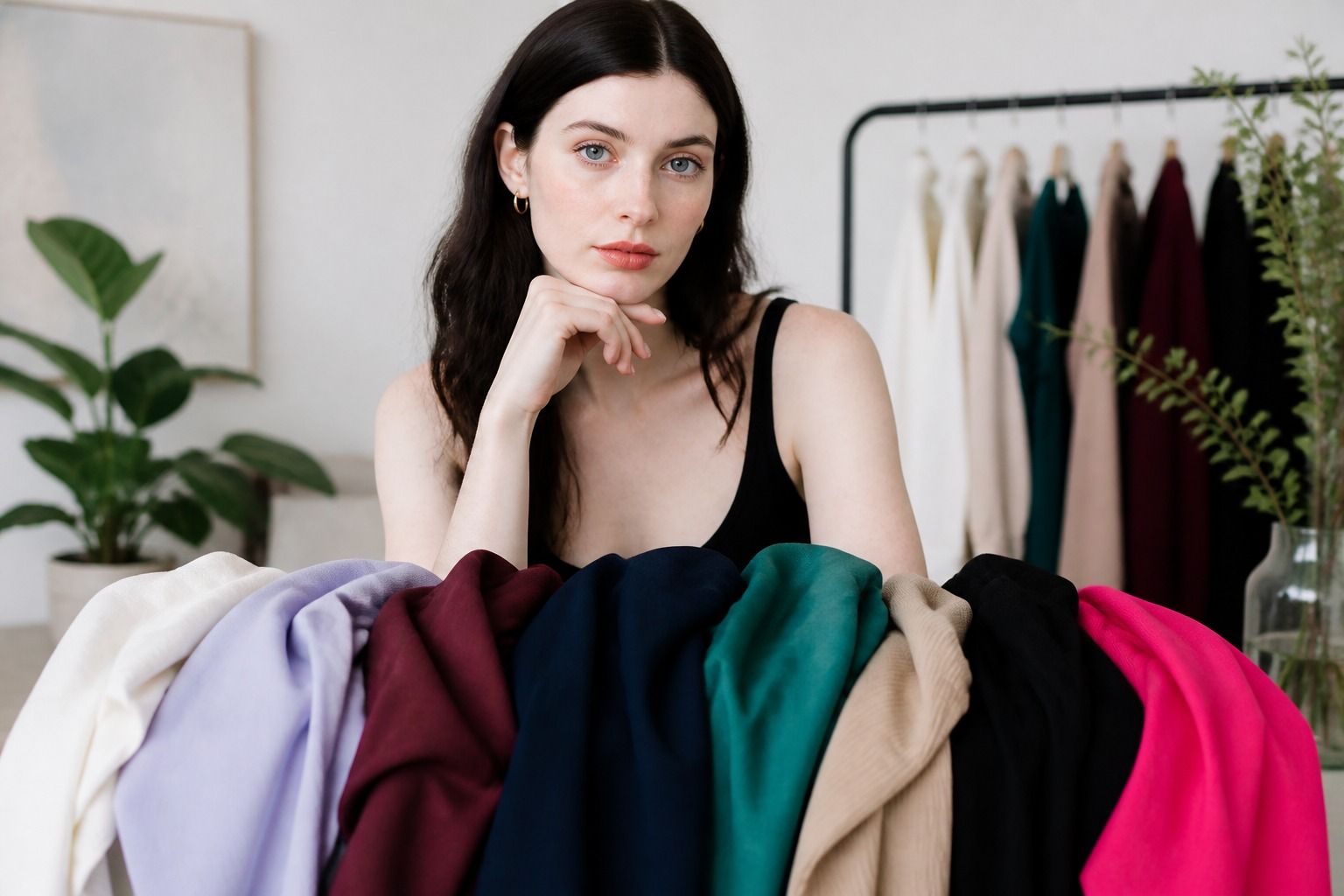 Clothing colors for pale skin arranged by contrast and undertone